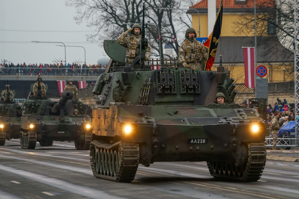 День независимости Латвии и военный парад